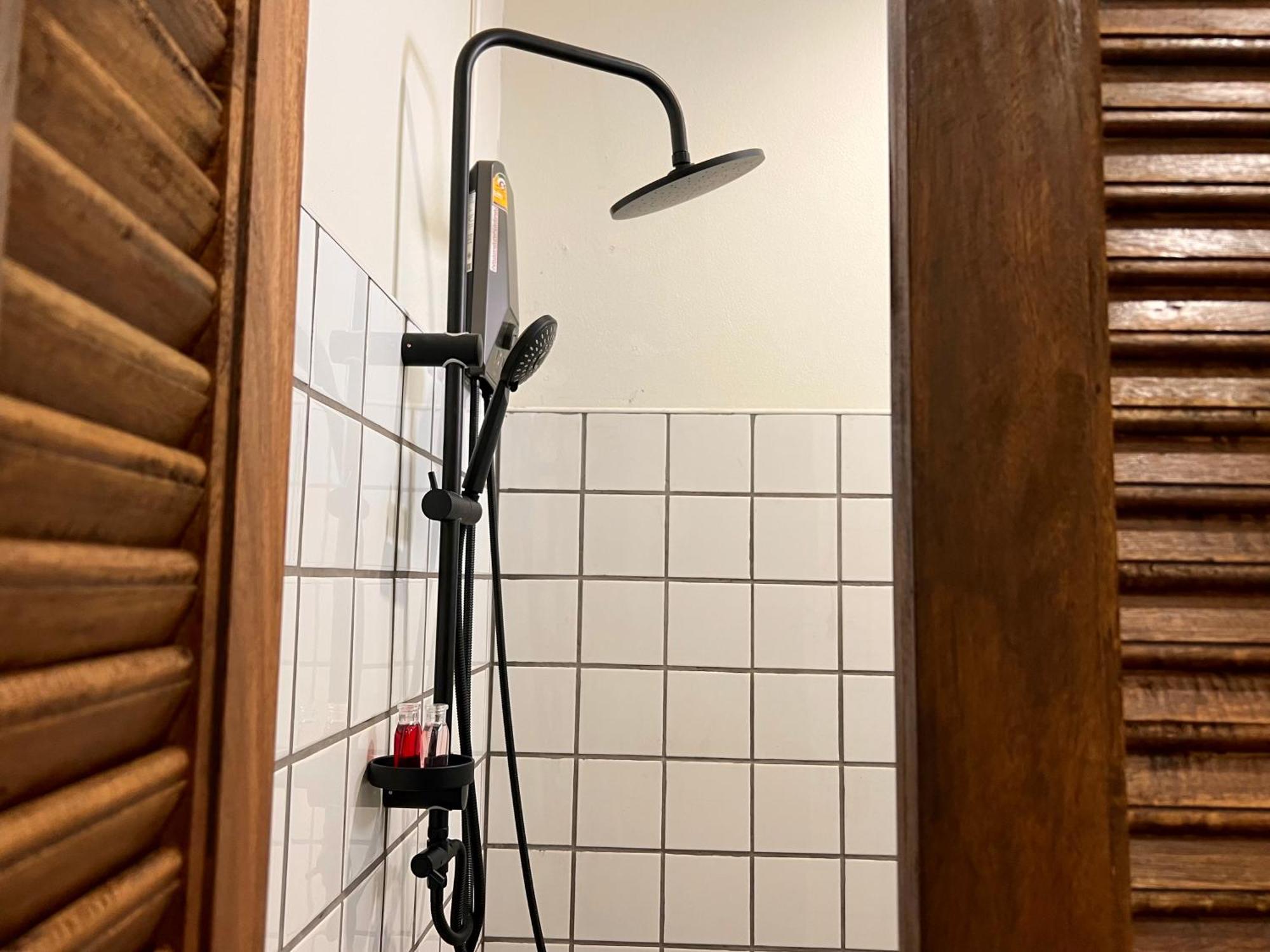 Apartmán Sawaddeethaweesuk At Kohlarn Pokoj fotografie