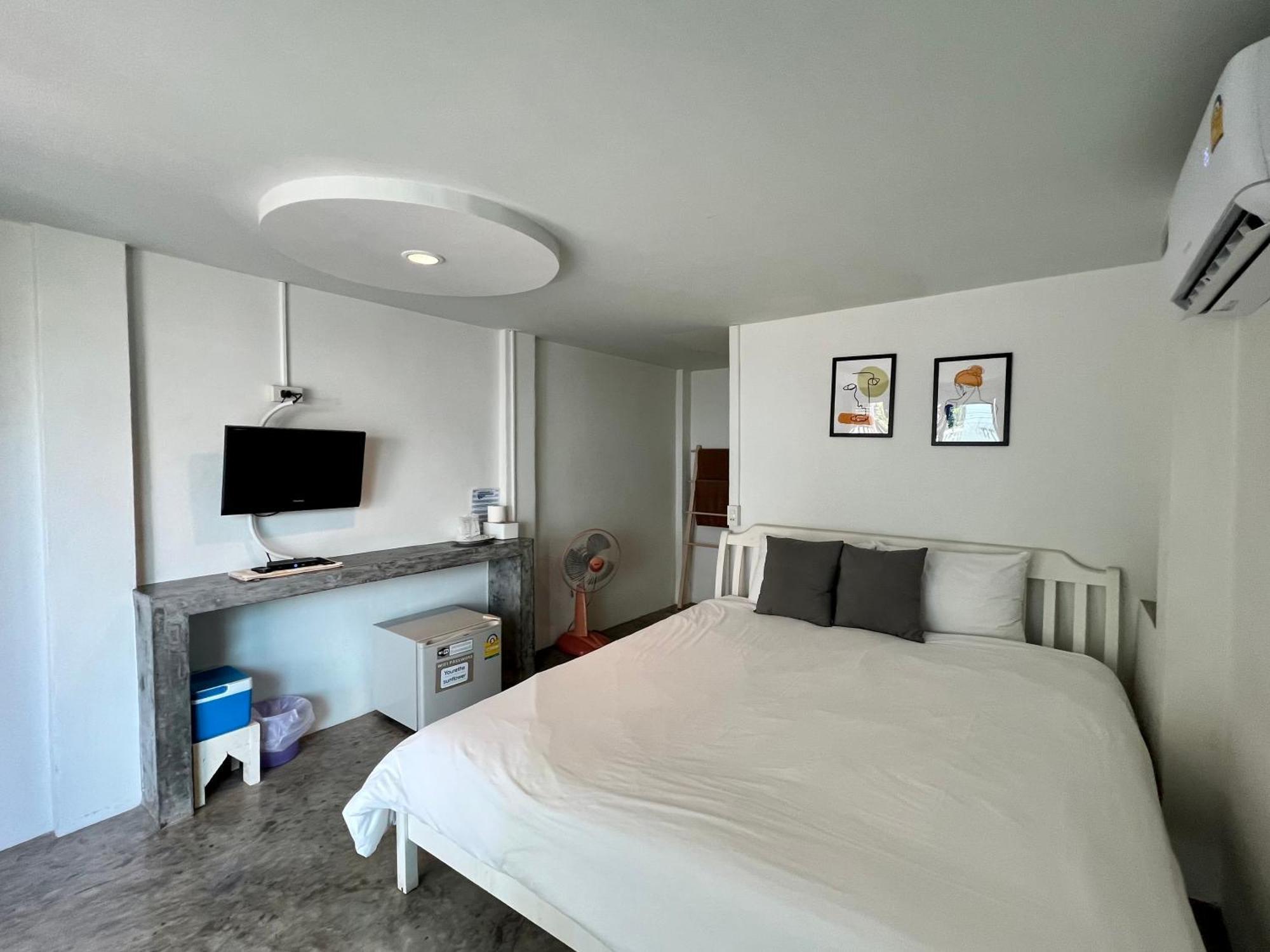 Apartmán Sawaddeethaweesuk At Kohlarn Pokoj fotografie