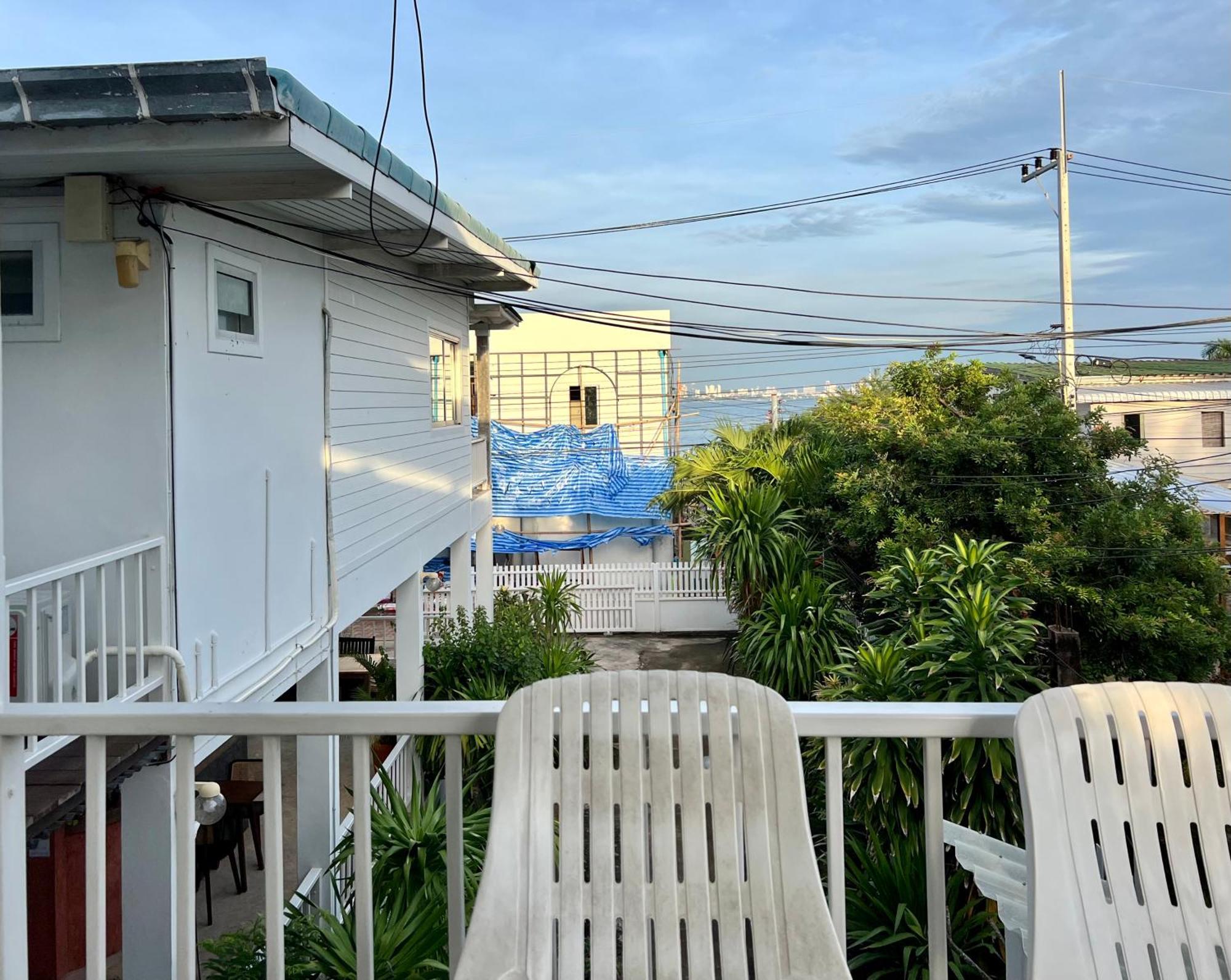Apartmán Sawaddeethaweesuk At Kohlarn Pokoj fotografie