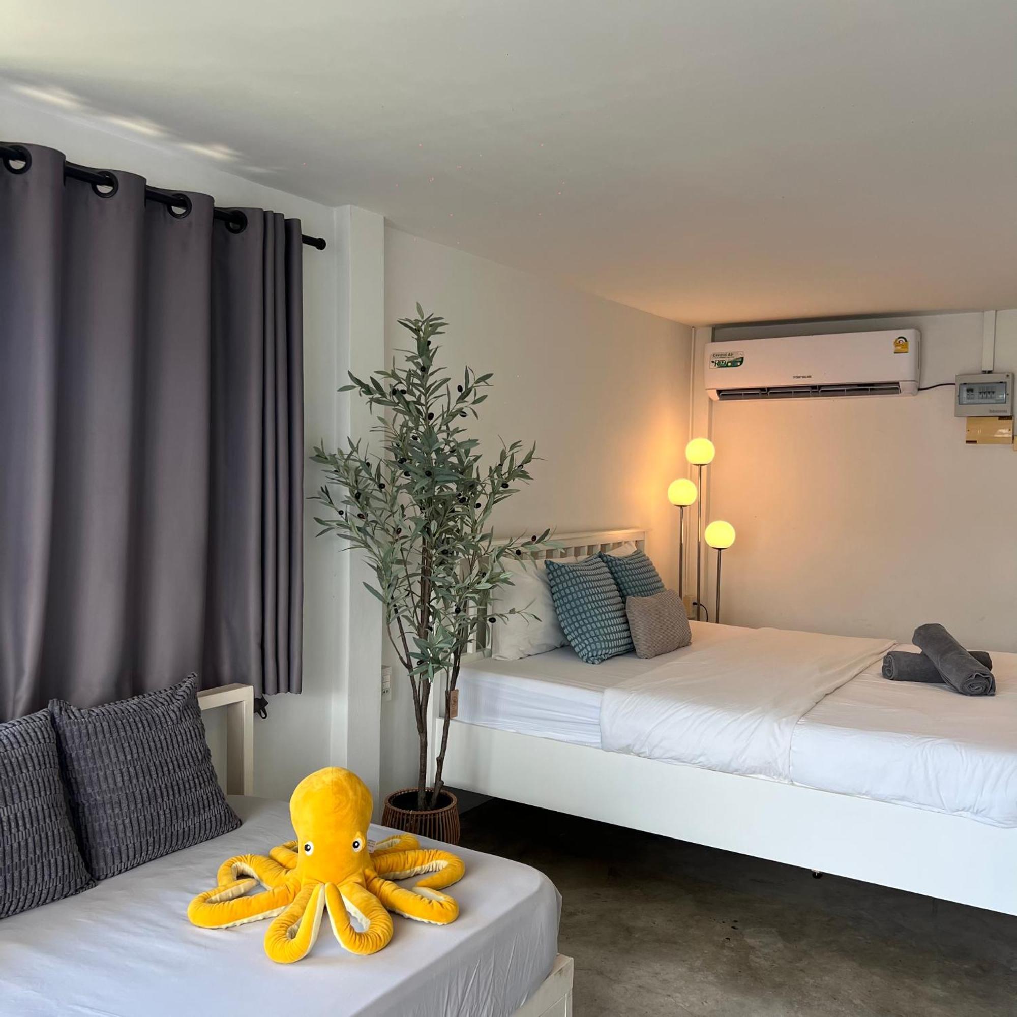 Apartmán Sawaddeethaweesuk At Kohlarn Pokoj fotografie